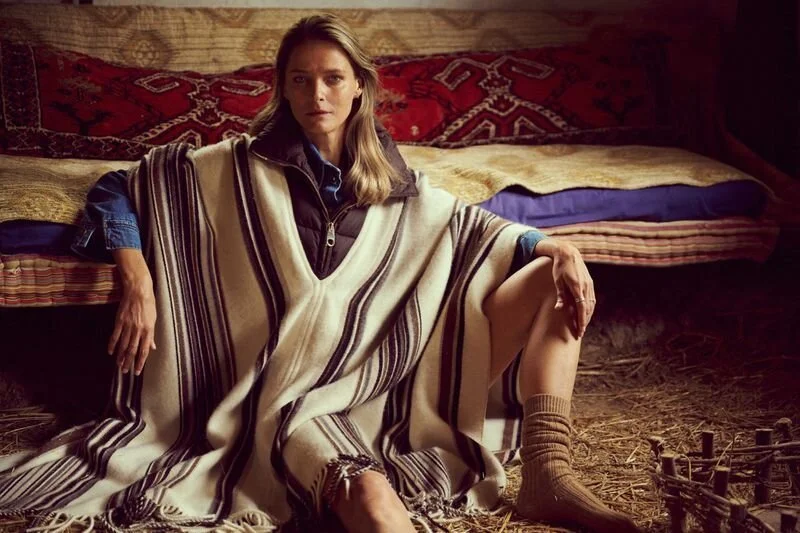 女性情報誌 Vogue Greece October 2021 Carmen Kass Carmen Kass Feels the Earth for Vogue Greece October 2021
